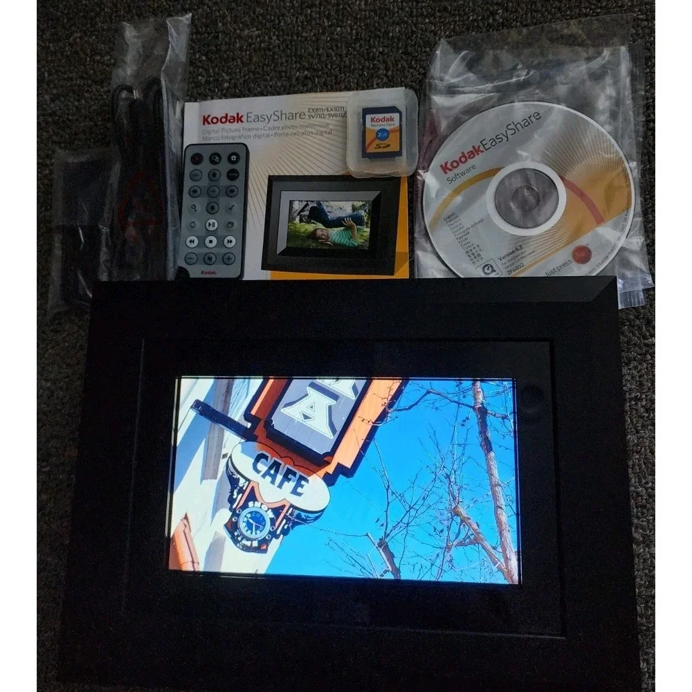 Kodak EasyShare SV811 8 High Resolution Digital Picture Frame W/Remote‎ Control